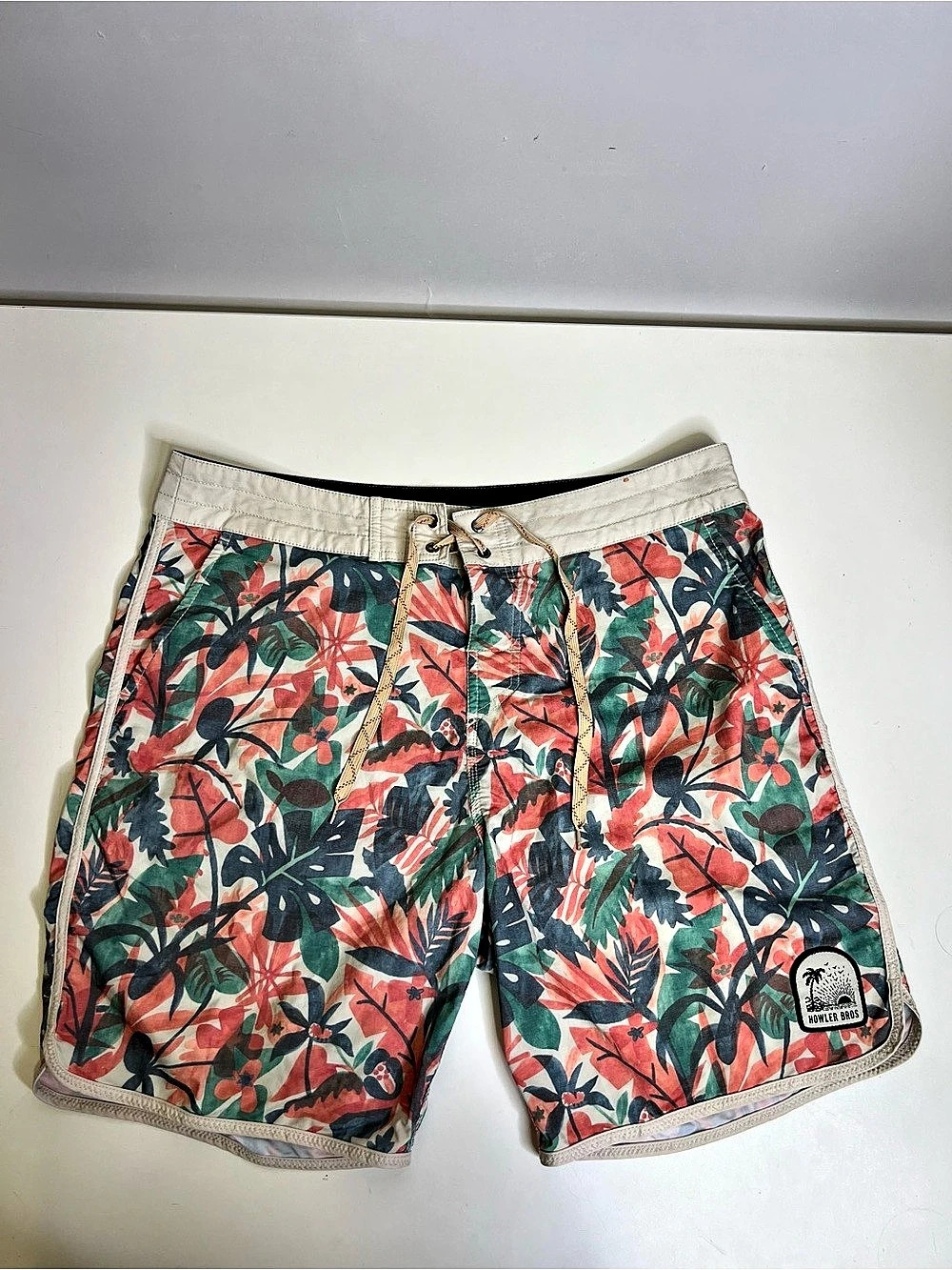 Howler Brothers Bruja Boardshorts 18.5" - Tropical Dimension Floral Red & Green